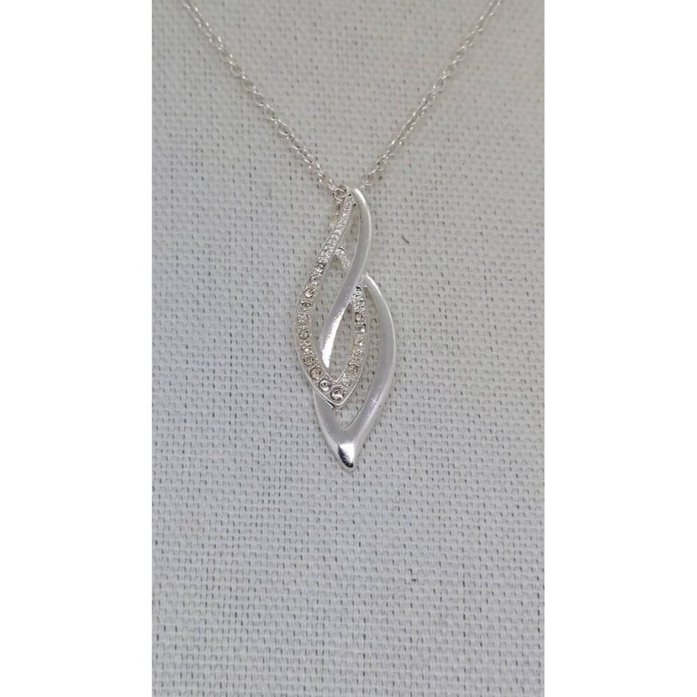 Avon NRT rhinestone necklace